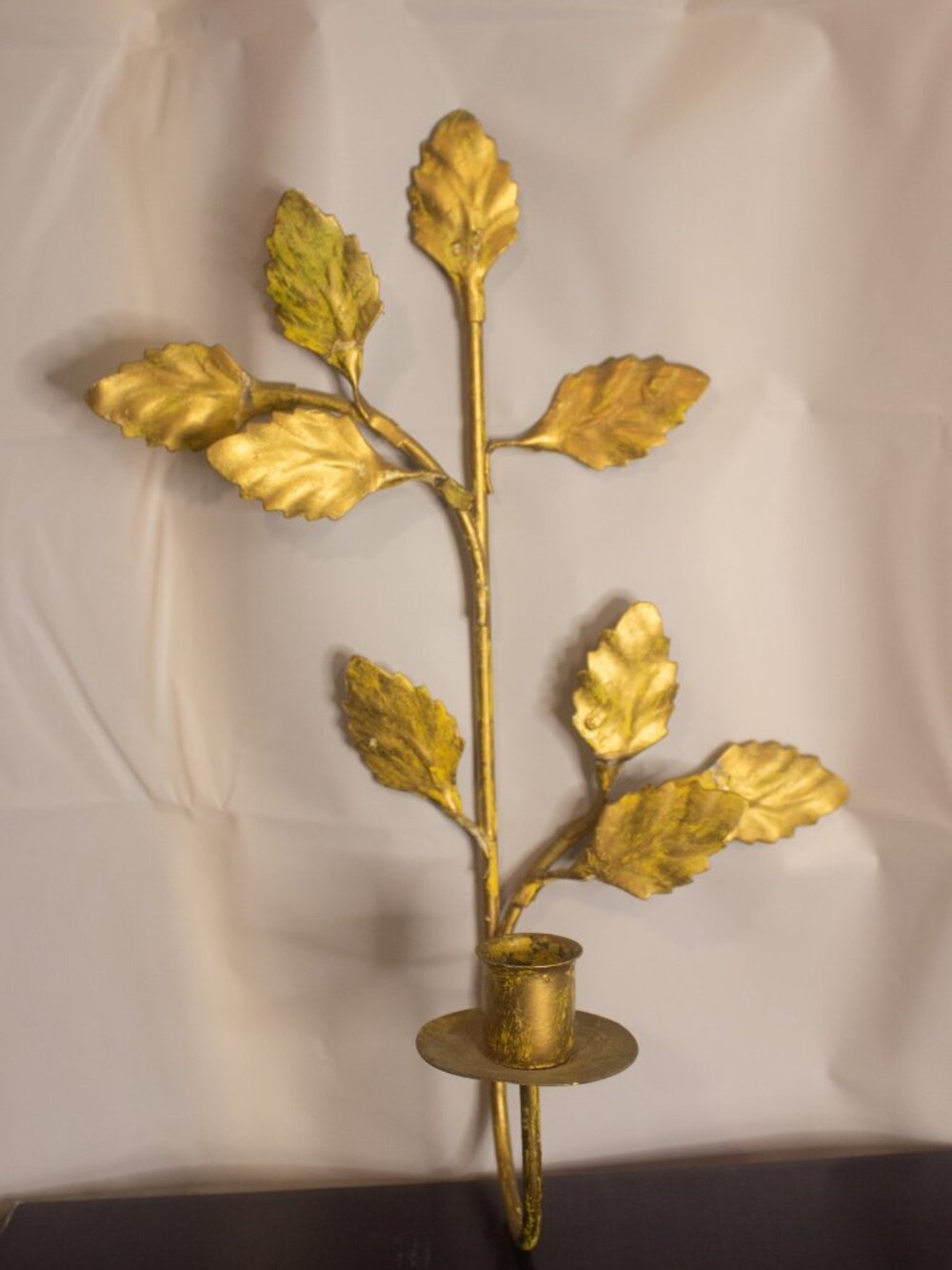 Vintage Gold Metal Wall Sconce – Leaf Design – Distressed Finish – 12" – Single